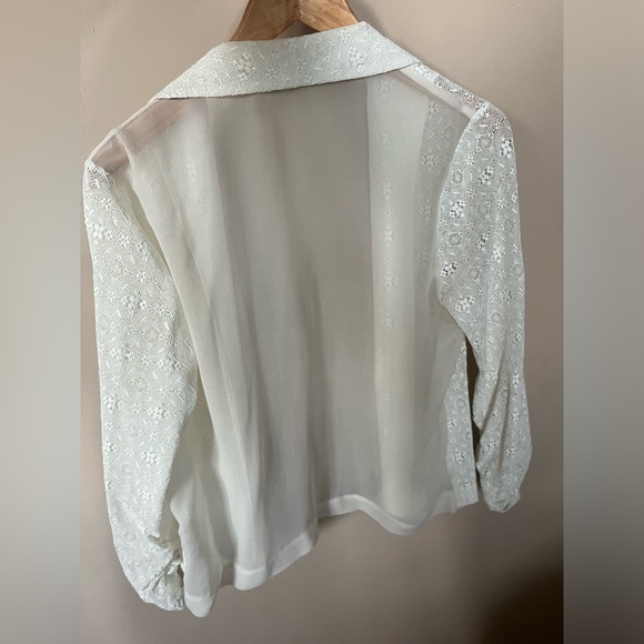 White, Silk Lace Jacket by Twelfth Street by Cynthia Vincent - Picture 2 of 4